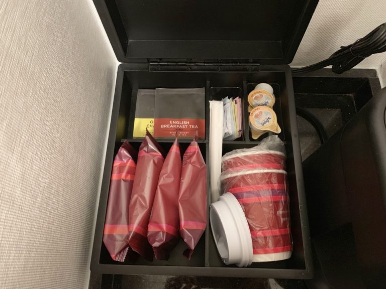 カフェボックスの中