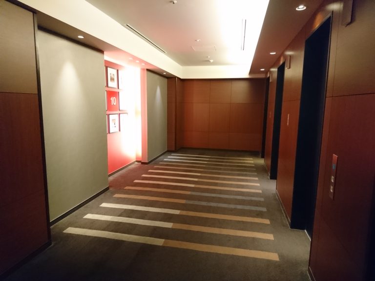 エレベーターホール客室階全景