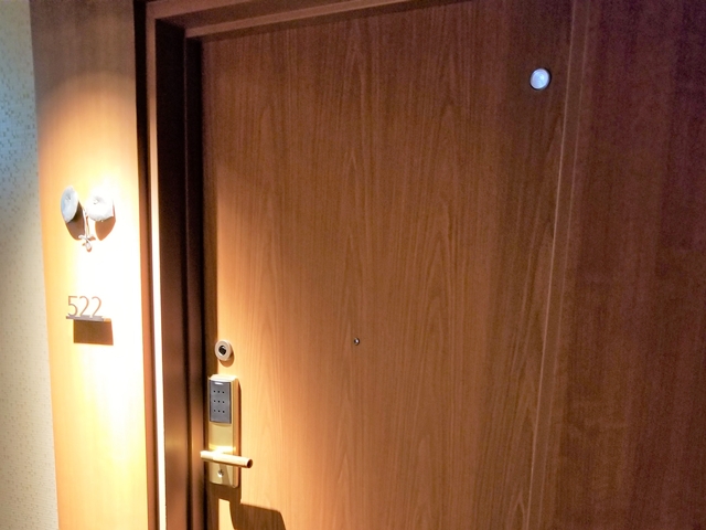 客室入口外観ドア 3