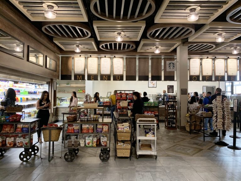 ホテル内マーケット