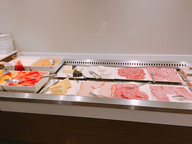 朝食バイキング