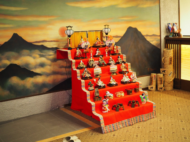 エントランス内観 お雛祭りの期間だったので飾られていました copy