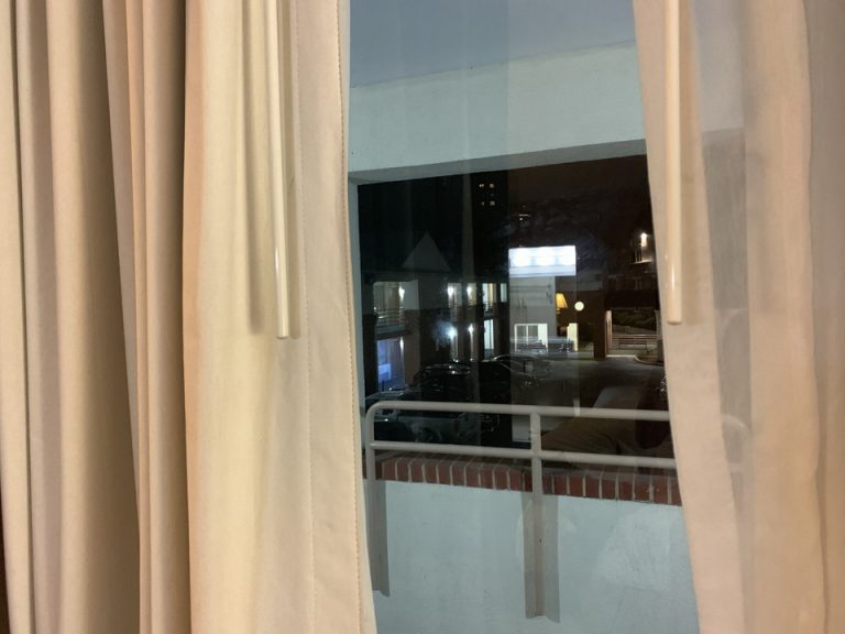 客室窓