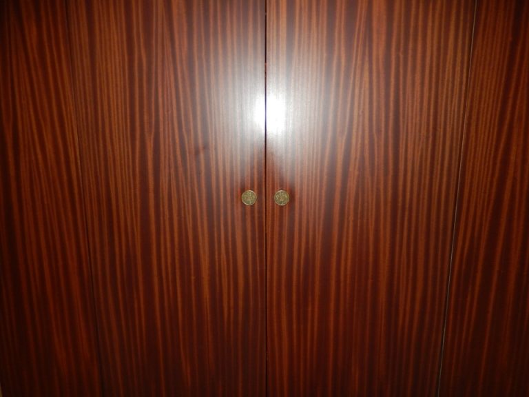 クローゼット外側(閉じた状態)