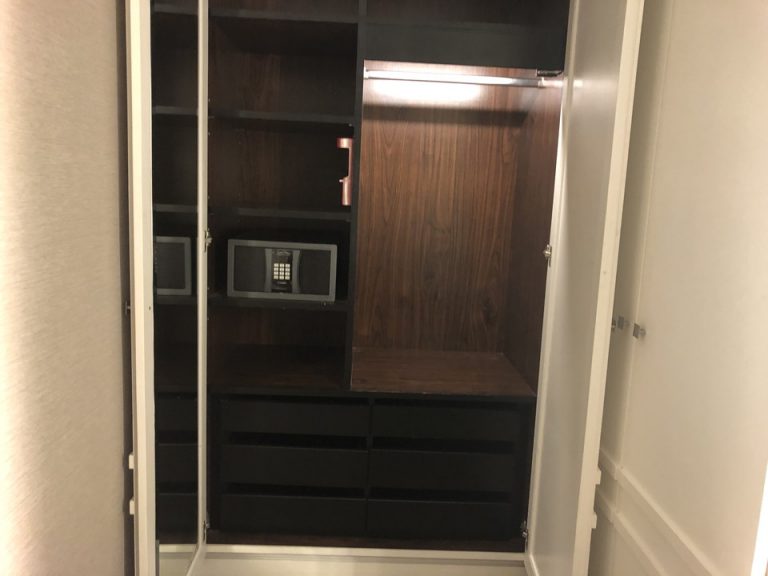 メインクローゼット