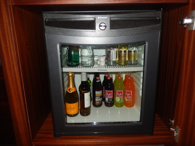 冷蔵庫(閉じた状態)