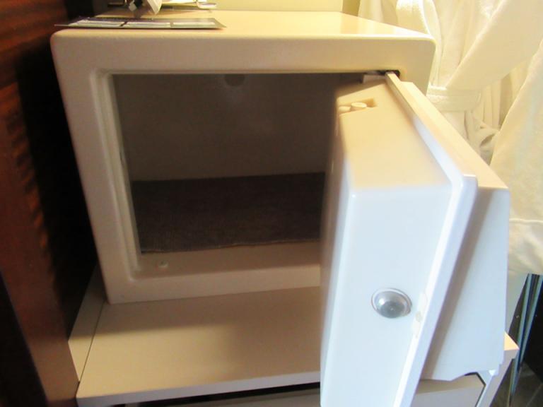 セーフティーボックス内側