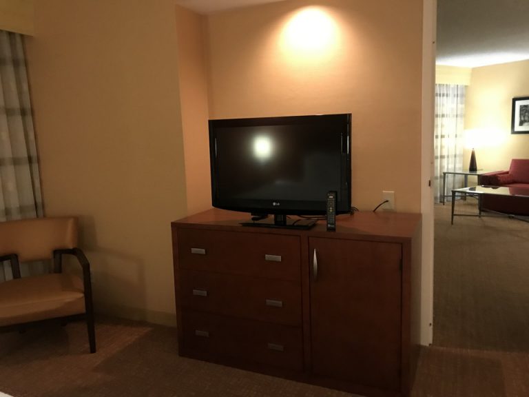 ベッドルームTV