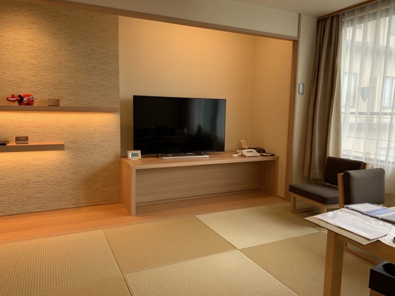 ベッドからのテレビです。