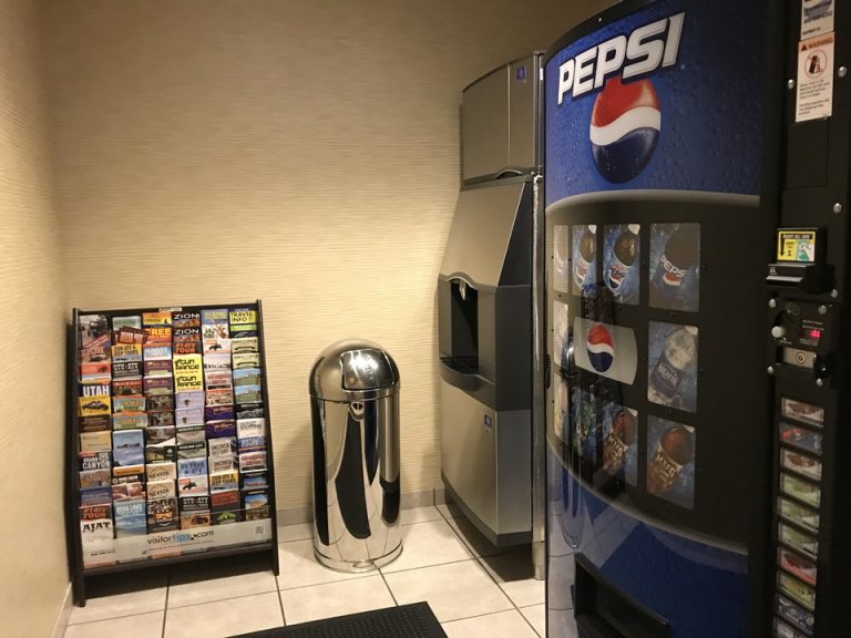 ベンディングマシーンやガイドパンフレットなど