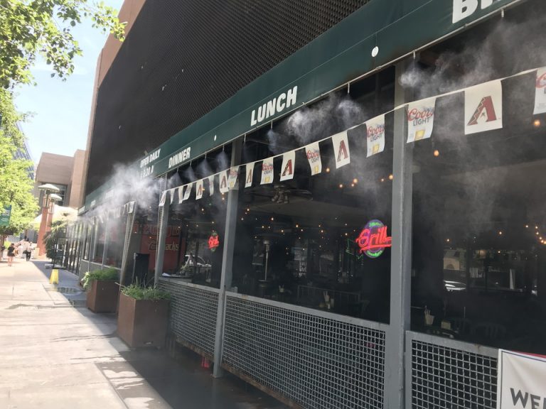 アリゾナならではスプリンクルシャワー