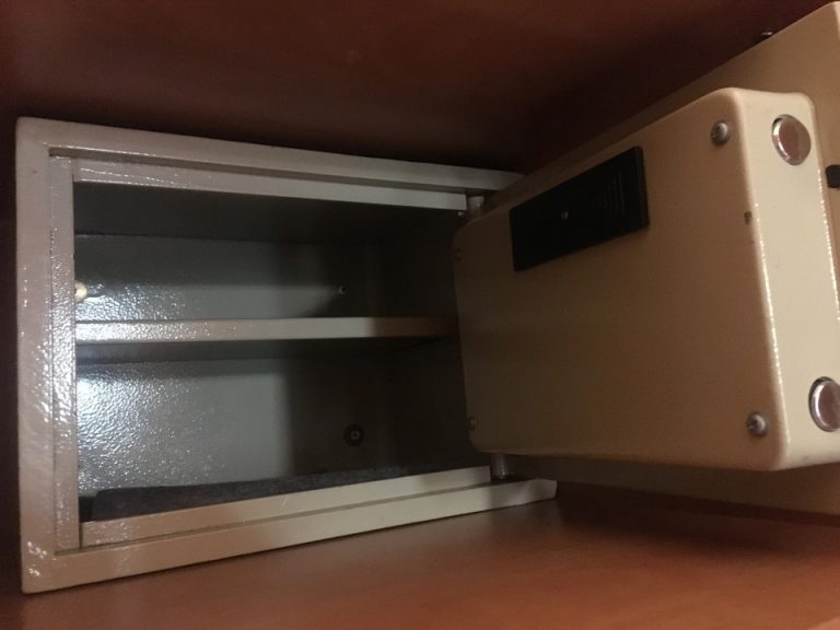 セーフティボックス(開けたところ)