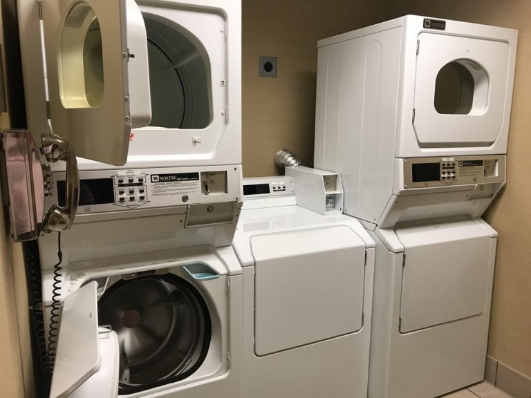 充分な数のランドリー キャンプ移動している人が多く役立ってそうでした