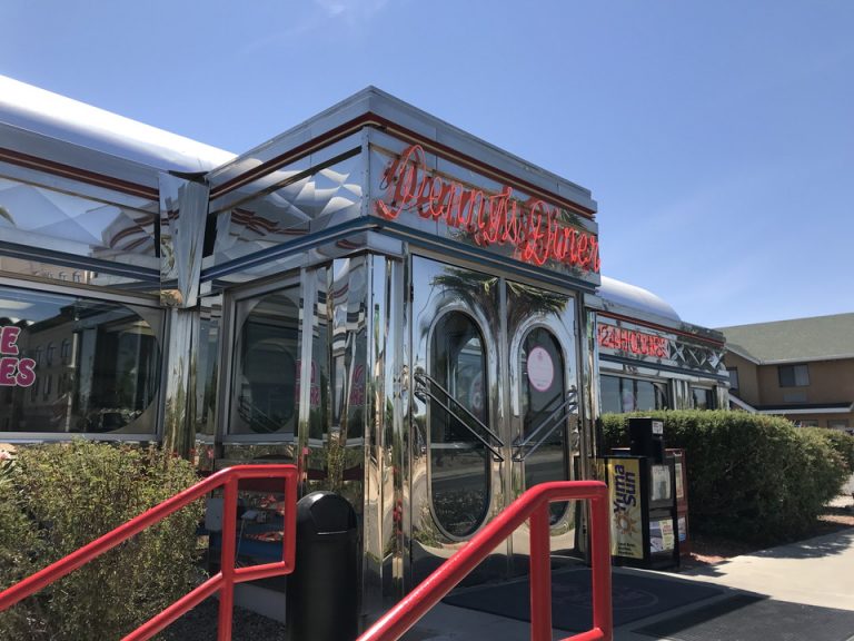 ホテルから近いレストラン