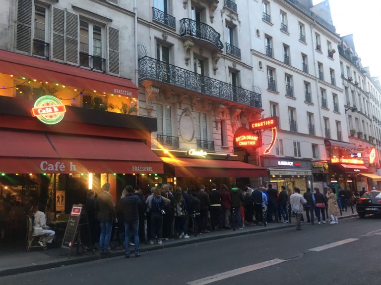 ホテル付近の街並み