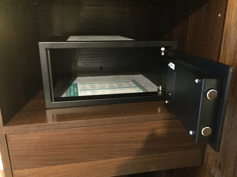 セーフティボックス(開けた状態)2