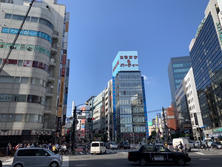 街の様子(池袋駅前)