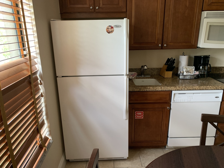 冷蔵庫(閉じた状態)