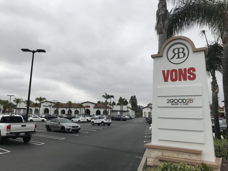 歩いて行ける距離にVONSスーパー