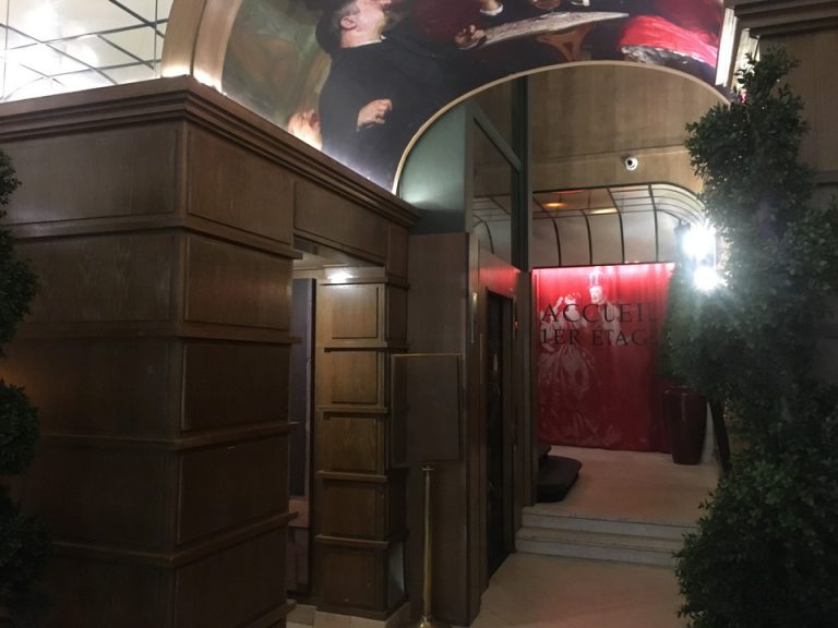 エントランスホール4