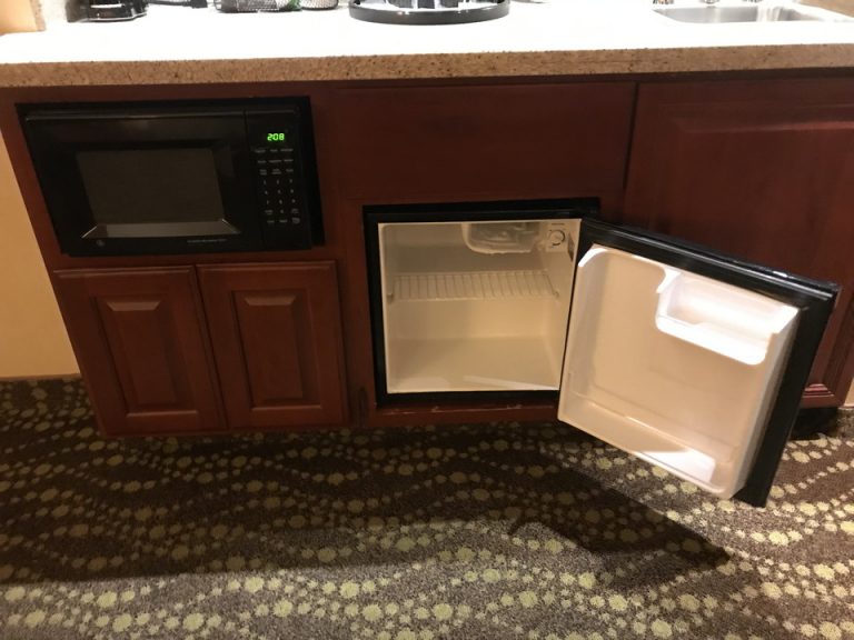 電子レンジ 冷蔵庫は小さめ