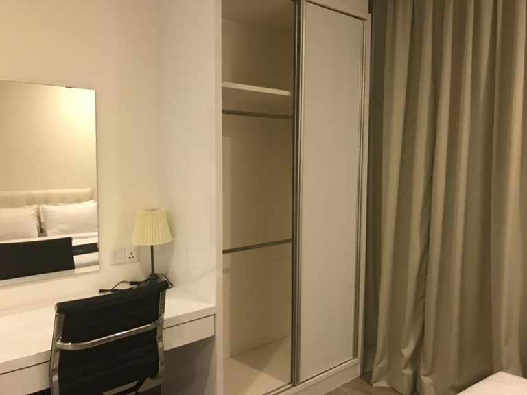 クローゼット外観(開けた状態)