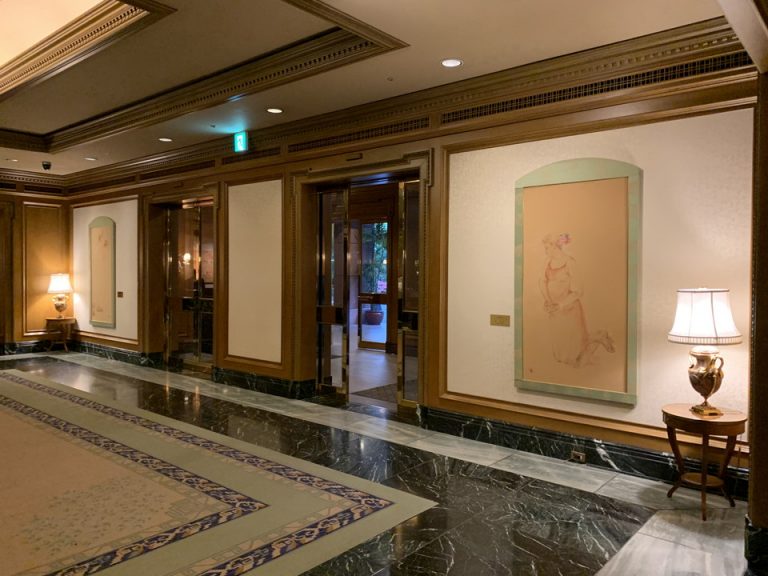 エントランス内観