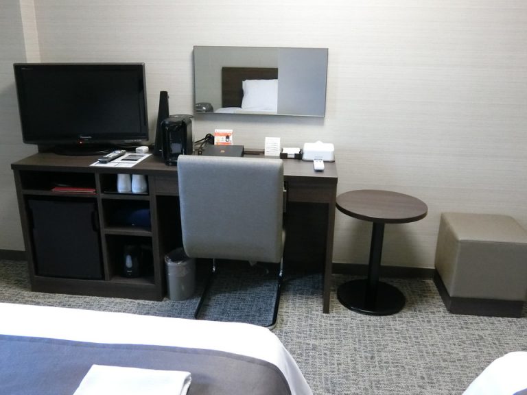 ベッドからテレビ台(2)