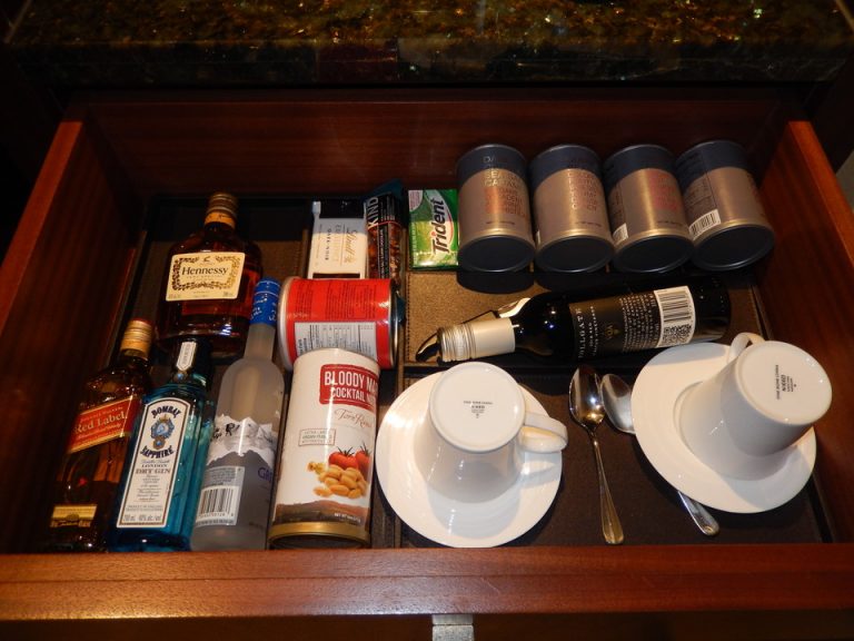 ミニバー・カフェコーナー(3)