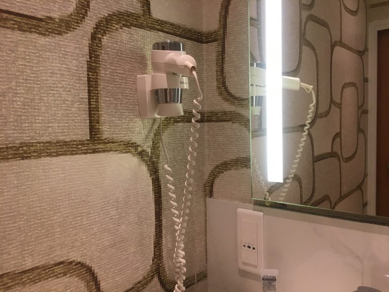 ドライヤー(洗面台横)