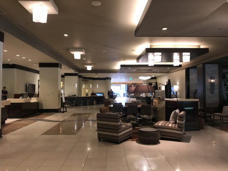 エントランス付近