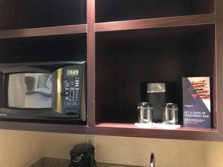 グラスにアイスボックス