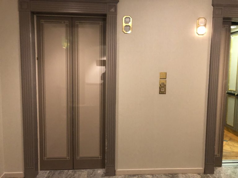エレベーターホール