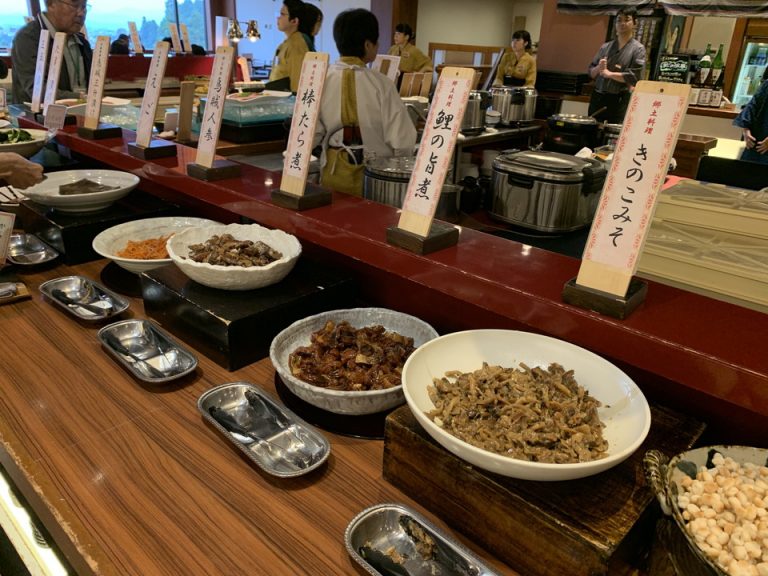 郷土料理のきのこみそ、鯉の旨煮、棒たら煮です。
