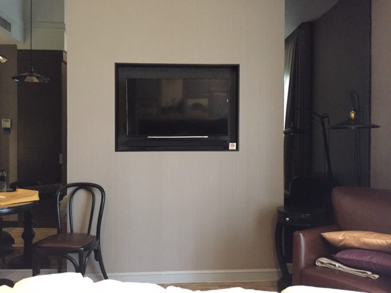 ベッド方向からTV2