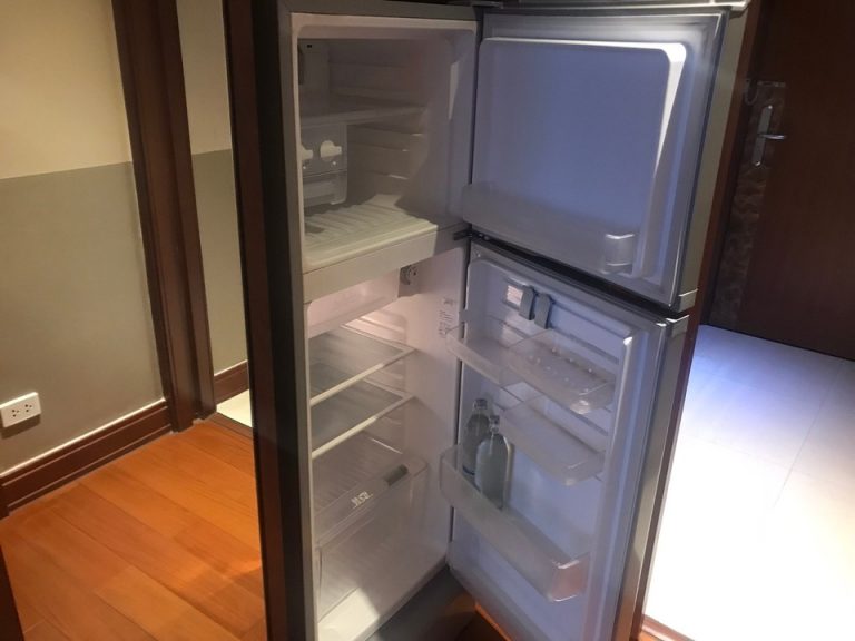 冷蔵庫 (2)