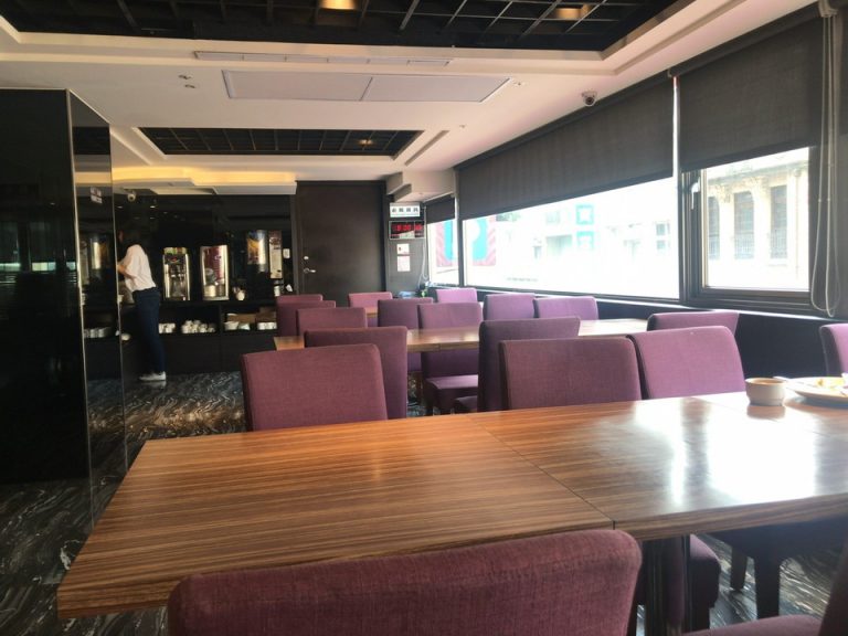 朝食レストラン