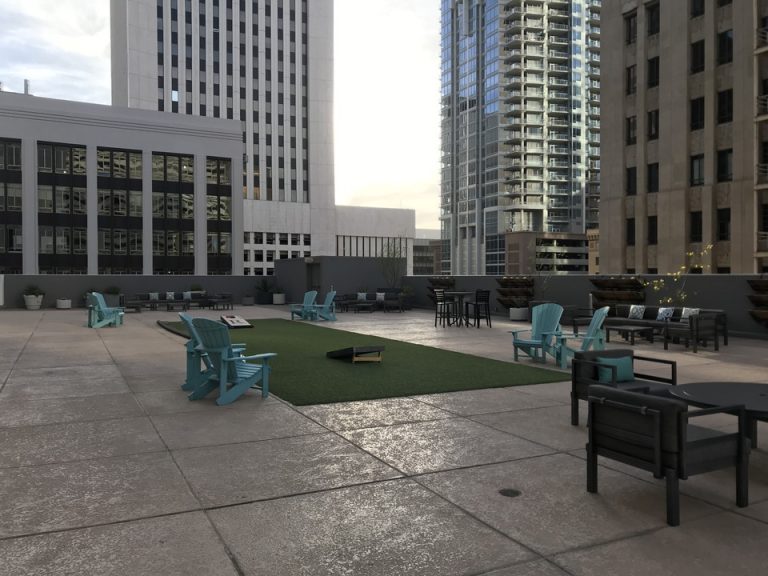 5階プールの反対側