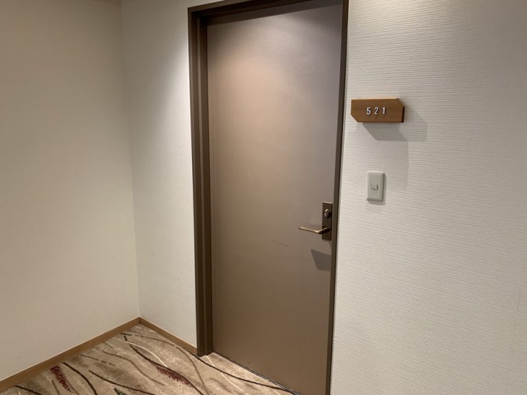 客室入口ドア外観です。