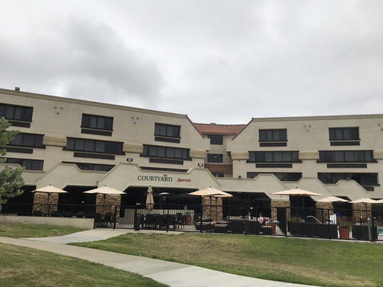 庭から見た客室