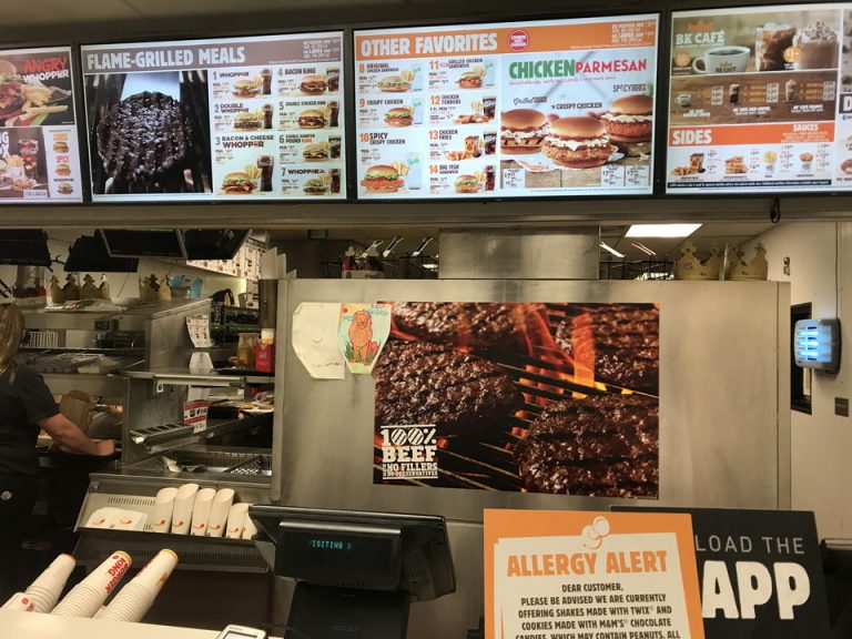 BURGER KING ホテル傍徒歩圏で夜食を買いに行きました