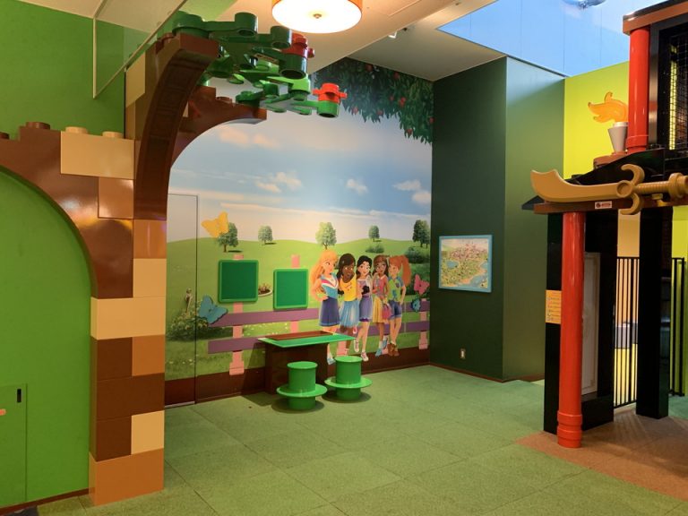 レゴブロック用のテーブルもあります