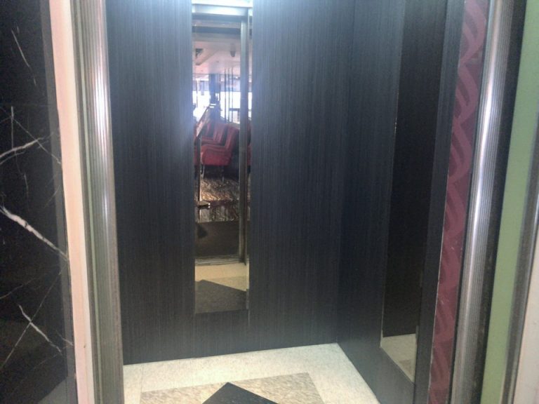 エレベーター (4)