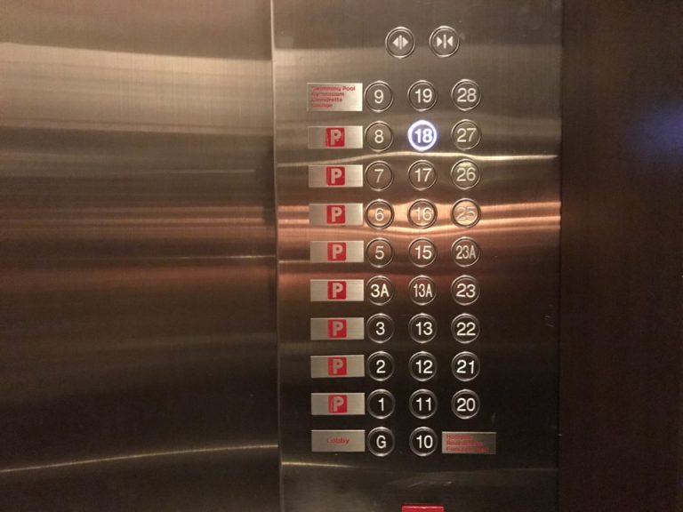 エレベーター階数ボタン