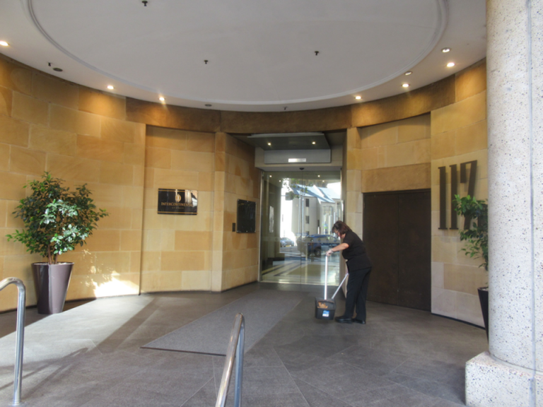 ホテル玄関徒歩の場合