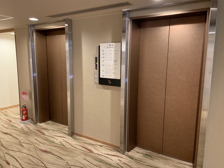 客室階エレベーターホールです。