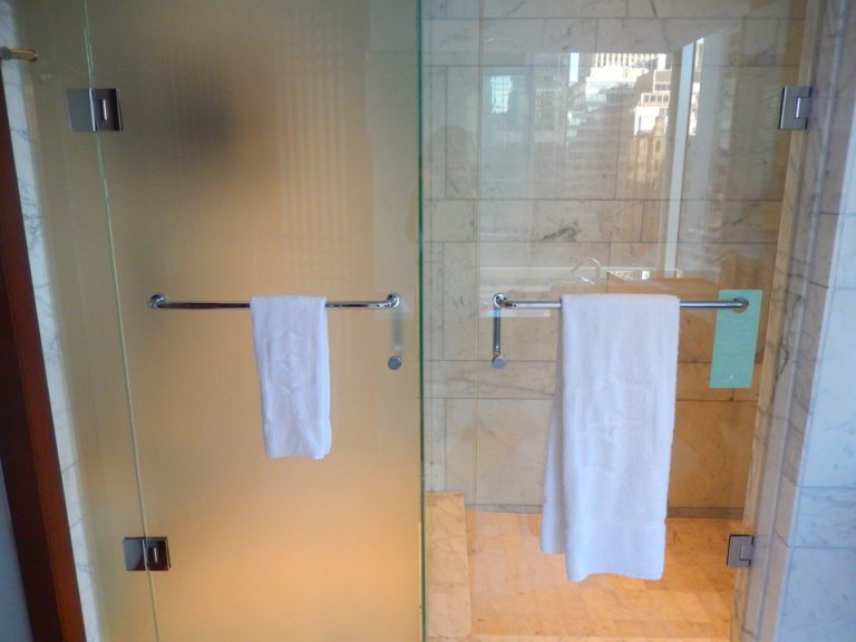 トイレとシャワーボックス入り口