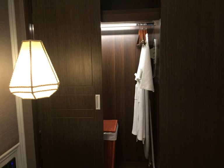 クローゼット(開けた状態)