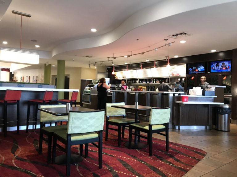 朝食はこちらで購入できますBISTRO