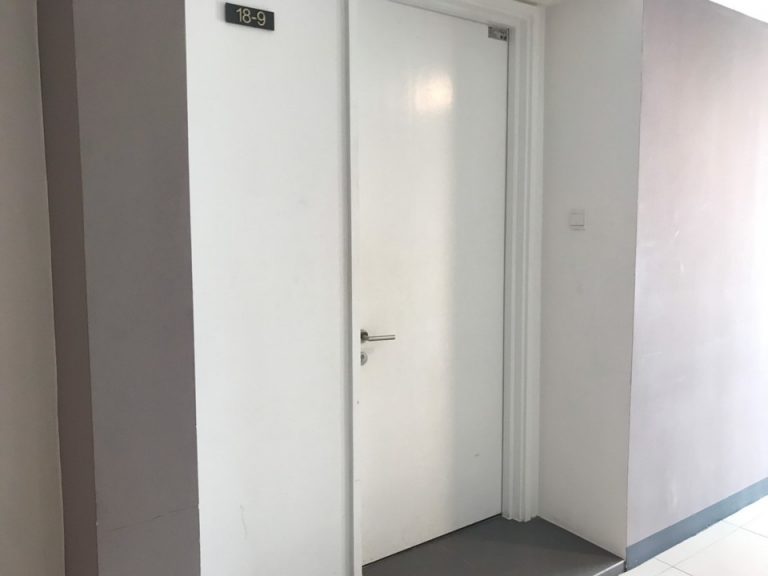 客室入口外観ドア